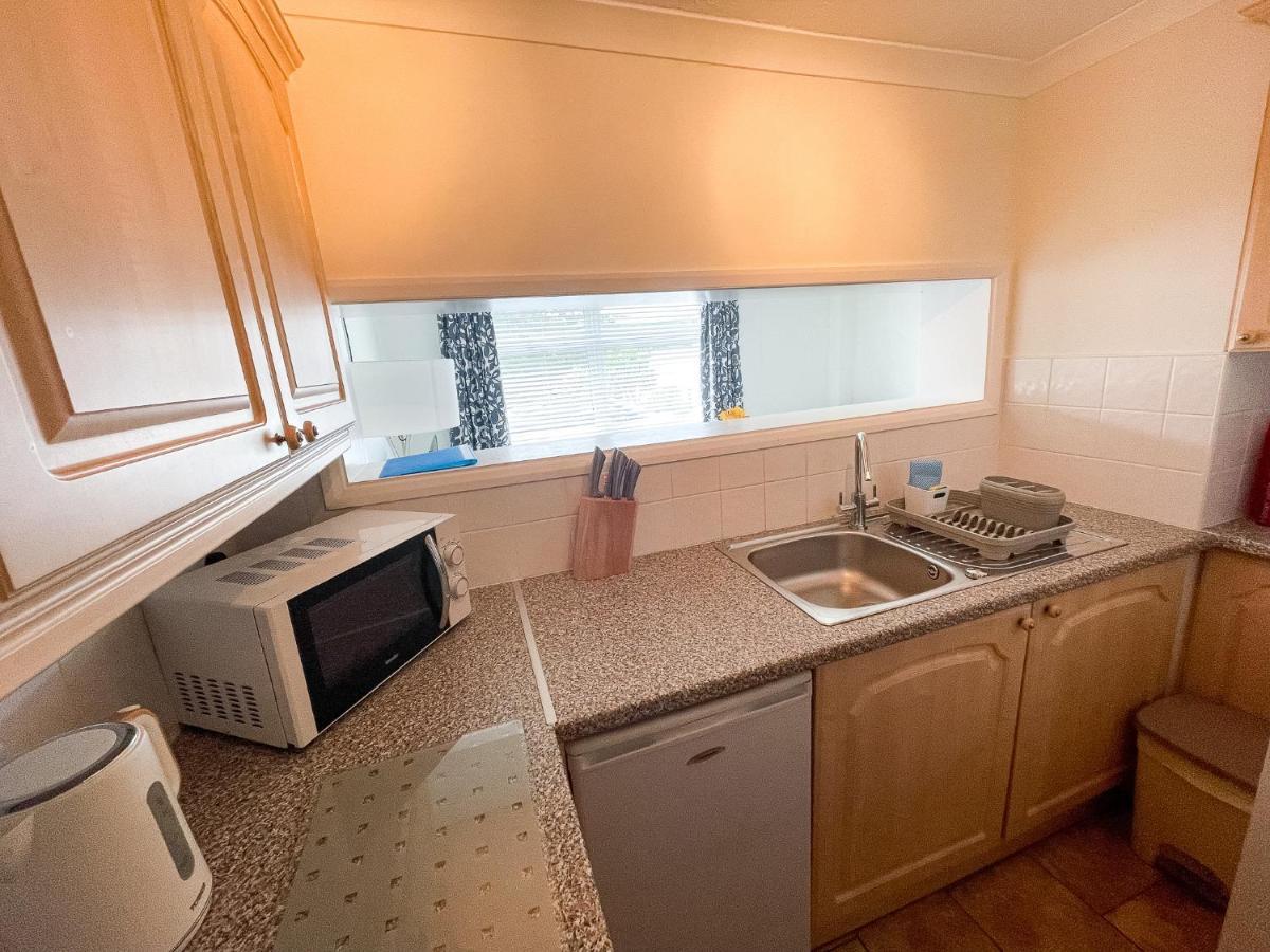 1 Chatsworth Riverscape Apartments - Riverview Apartment In Great Location With Free Parking Overlooking The Gannel Just A Short Walk From Newquays Incredible Beaches And Local Amenities 新码头 外观 照片