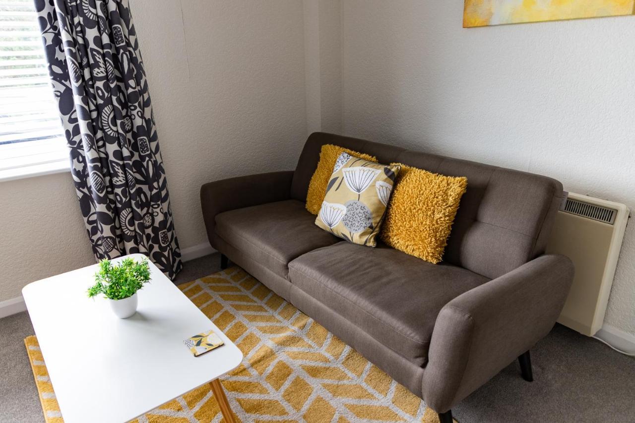 1 Chatsworth Riverscape Apartments - Riverview Apartment In Great Location With Free Parking Overlooking The Gannel Just A Short Walk From Newquays Incredible Beaches And Local Amenities 新码头 外观 照片